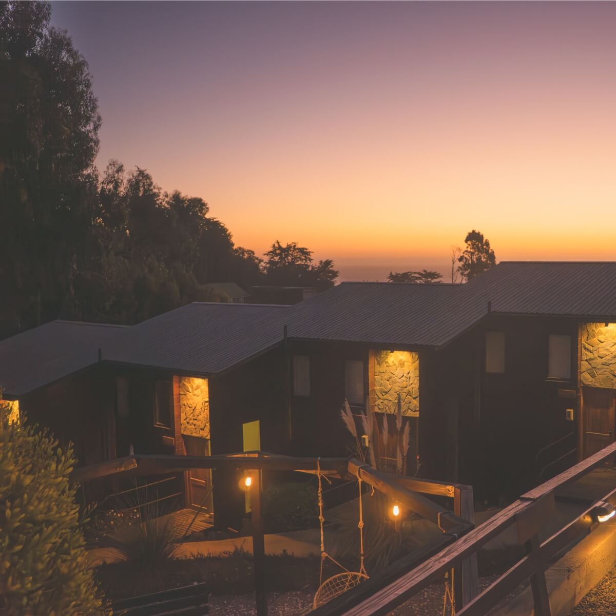 alojamiento con atardecer en Pichilemu